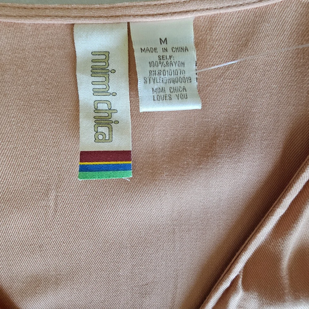 Mimi Chica Soft Peach V-Neck Top - Picture 6 of 6